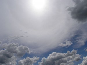 800px-Sun_and_Clouds_001